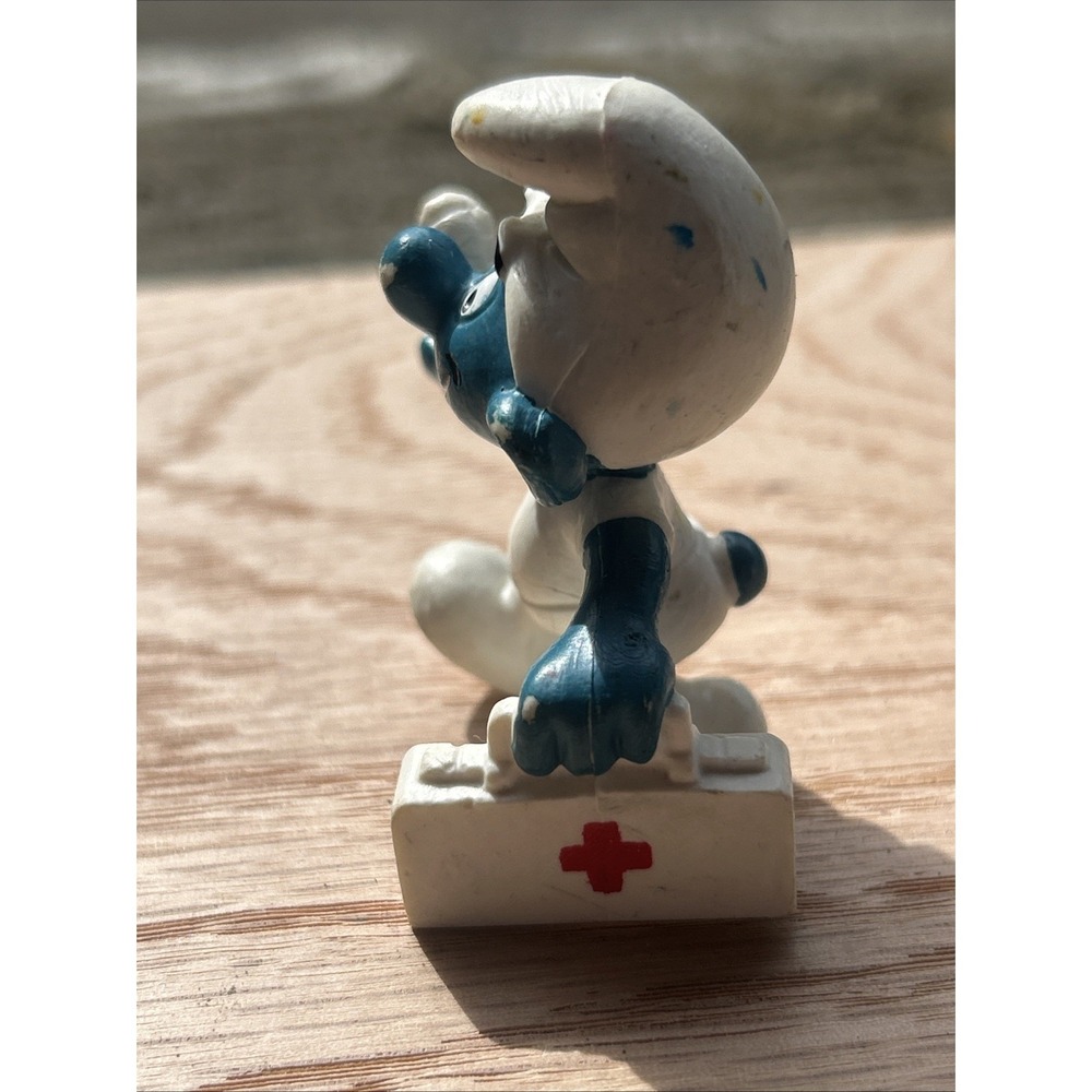 Smurfs First Aid Smurf Figure Medic Doctor Paramedic RN Male Nurse 1980 Schleich - Picture 2 of 6